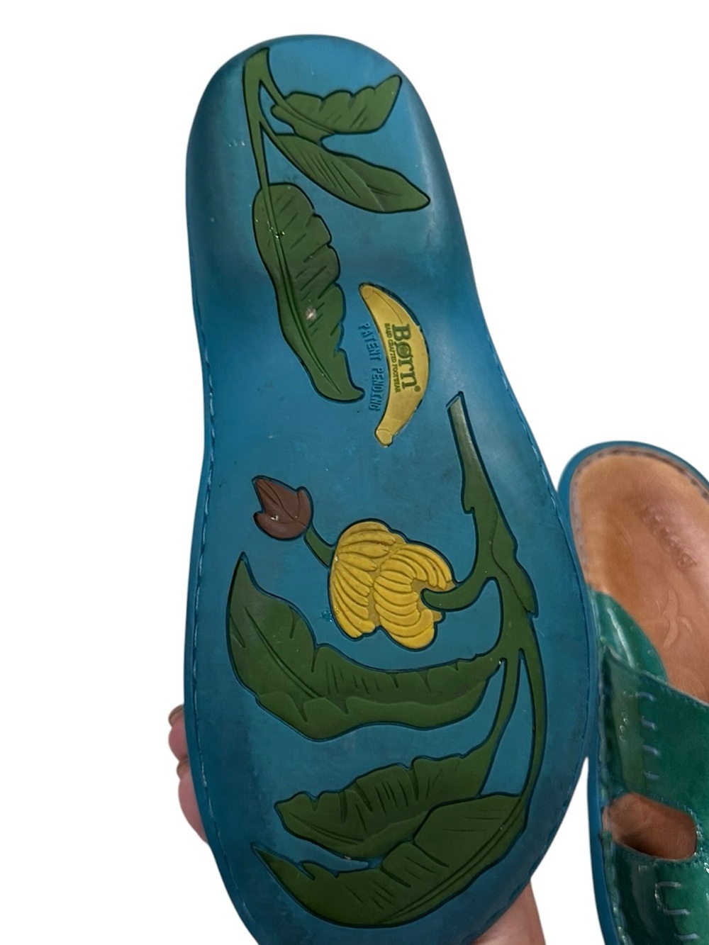 Women’s Born Aqua Green Swirled Patent Leather Shoes Sandals Mules Size 8 - Picture 6 of 7